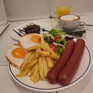 Art Breakfast con 2 salchichas