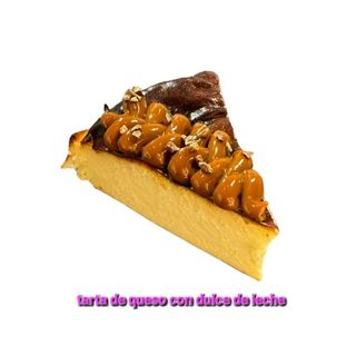 Porción tarta de queso con crema baileys 