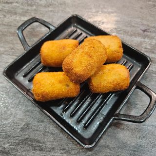 Croquetas de queso gorgonzola y nueces 5 uni