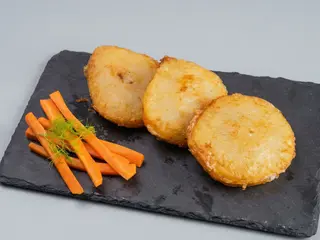 Patata de olot rellena de carne 3 uni