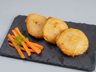 Patata de olot rellena de carne 3 uni