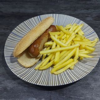 Bratwurst con patatas