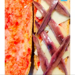 Bocadillo queso oveja con anchoas