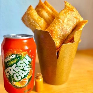 3 - Mini Combo 8 unidades Empanadas Brasileñas y Coca cola 330ml