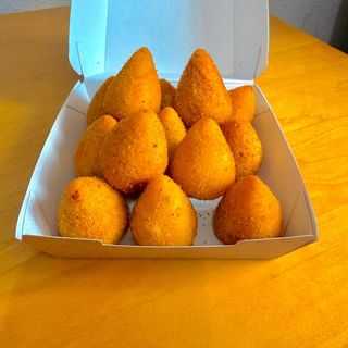 1 -  Mini Coxinhas Brasileñas con 12 unidades 