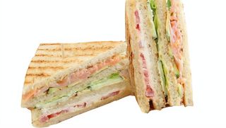 Sándwich De Salmón Ahumado