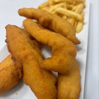 Ración De Finger De Pollo Con Patatas Fritas