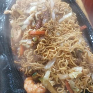  N94 TALLARINES SOBRE BANDEJA QUEMADA