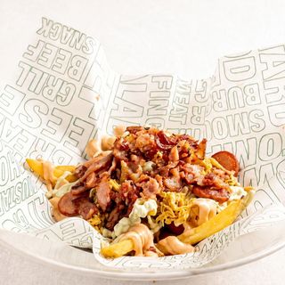 PATATAS SALCHI-URBAN