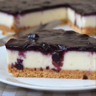 TARTA DE QUESO CON MERMELADA DE ARÁNDANOS