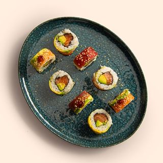 139. Uramaki Special arcoiris