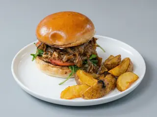 Pulled Mushroom Burger
