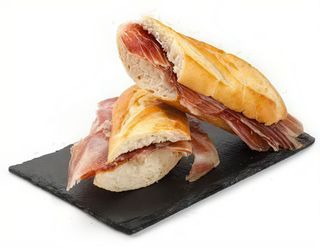 Bocadillo De Tortilla Francesa Y Beicon