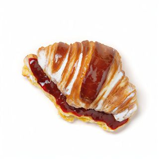 Croissant Con Mermelada De Fresa