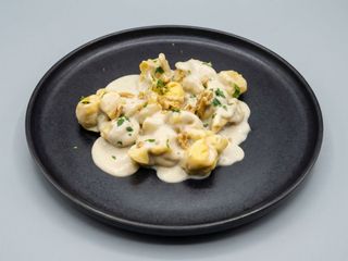 Ravioli Pera Con Salsa Gorgonzola Y Pesto De Nueces