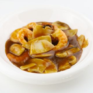 Langostino con bambú y setas