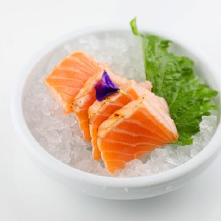 Sashimi Sake Flameado 4pzs.