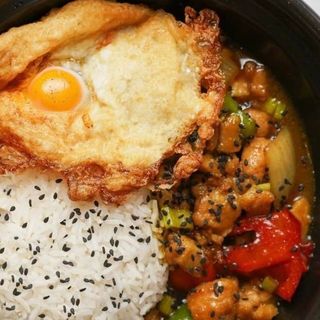 Dragón bowl pollo curry