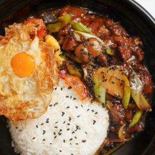 Dragón bowl ternera