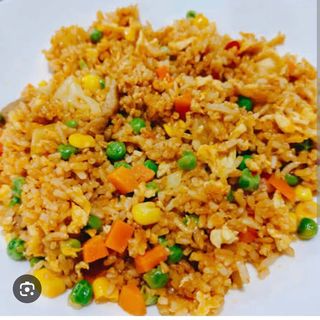 Arroz frito con pollo