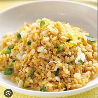 Arroz frito con huevo