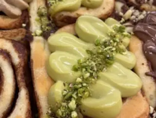 Cinnamon Roll Pistachio