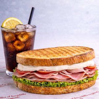 Bocadillo salado a escoger + bebida