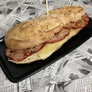 Bocadillos de lomo de cerdo con queso