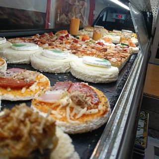 BANDEJA DE 12 CANAPES VARIADOS