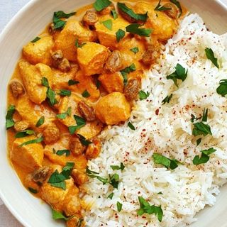 Pollo al curry con arroz