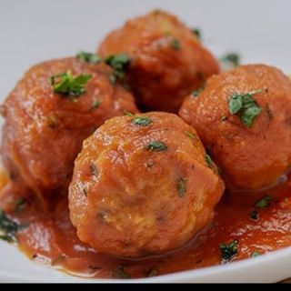 Albóndigas en salsa de tomate