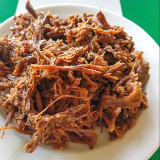 Ternera desmenuzada topping