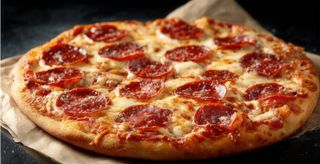 Pizza pepperoni 28 cm.