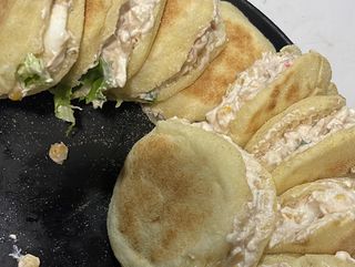 Mini thachnift rellena(dos unidades )