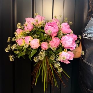 Ramo Peonias De Araik Galstyan