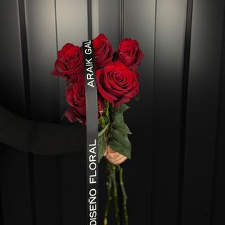 Ramo de rosas rojas 5ud
