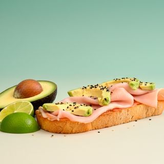 Jamón cocido y aguacate
