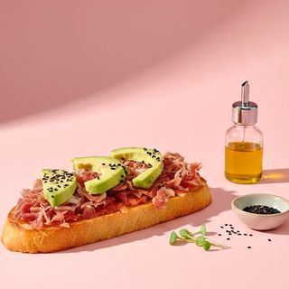 Jamón serrano aguacate