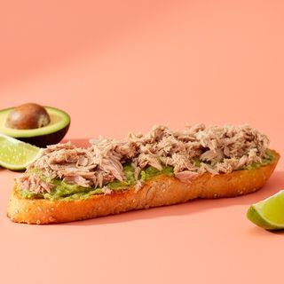 Atún guacamole