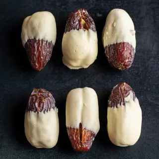 Dátil De Chocolate Blanco Y Pistacho