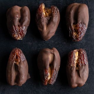 Dátil De Chocolate Negro Y Nuez