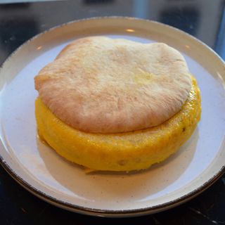 Pita de tortilla pategg
