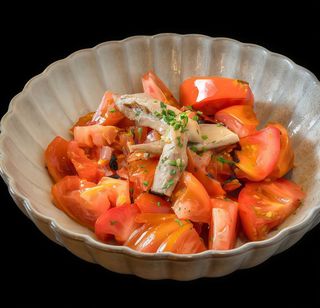 Ensalada de tomate con ventresca