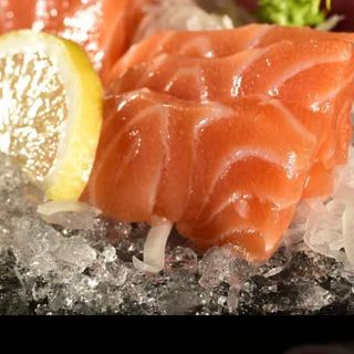 17S. Sashimi de salmón (4 uds.)