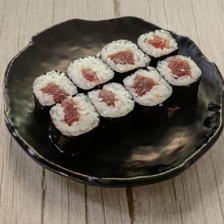 1MA .maki atún 8pzs