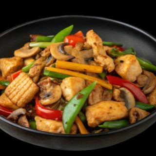 67. Pollo con bambú y setas