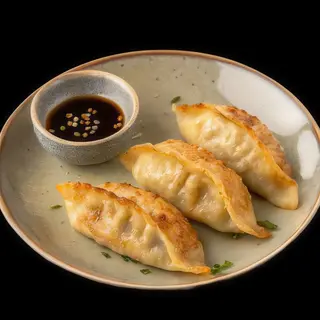 25. Gyozas de cerdo (frita) 3 pcs