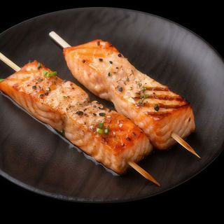 56. Pinchos de salmón