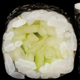 82. Maki de pepino 8u.