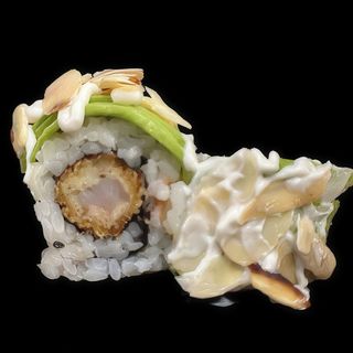 111. Uramaki tempura almendra 8u.